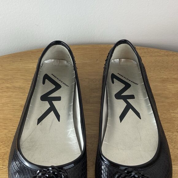 Ann Klein Sport Women’s Black Patent  Dress Flats Flower Size 8.5M - Picture 3 of 8